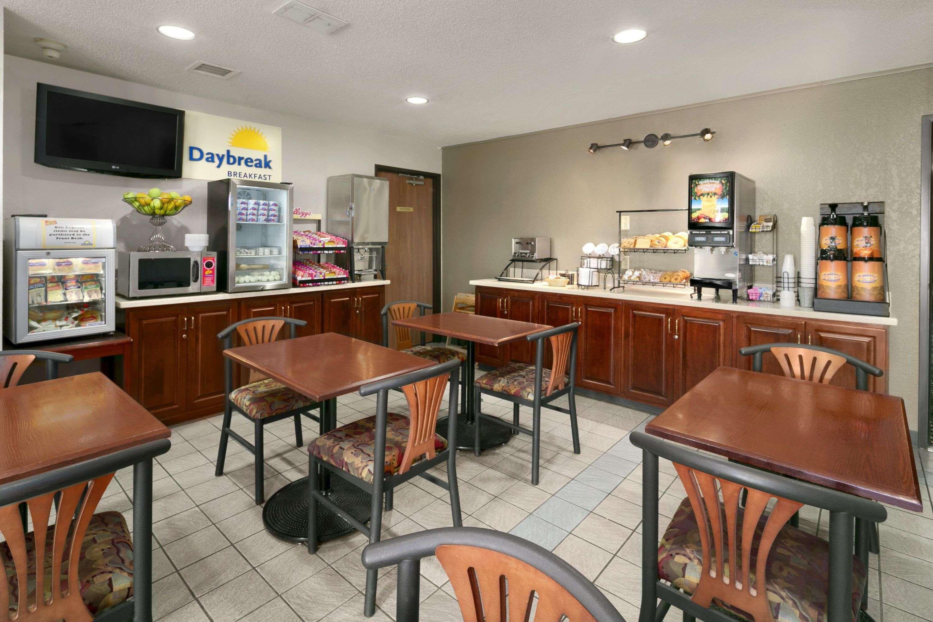 Days Inn By Wyndham Willmar Dış mekan fotoğraf